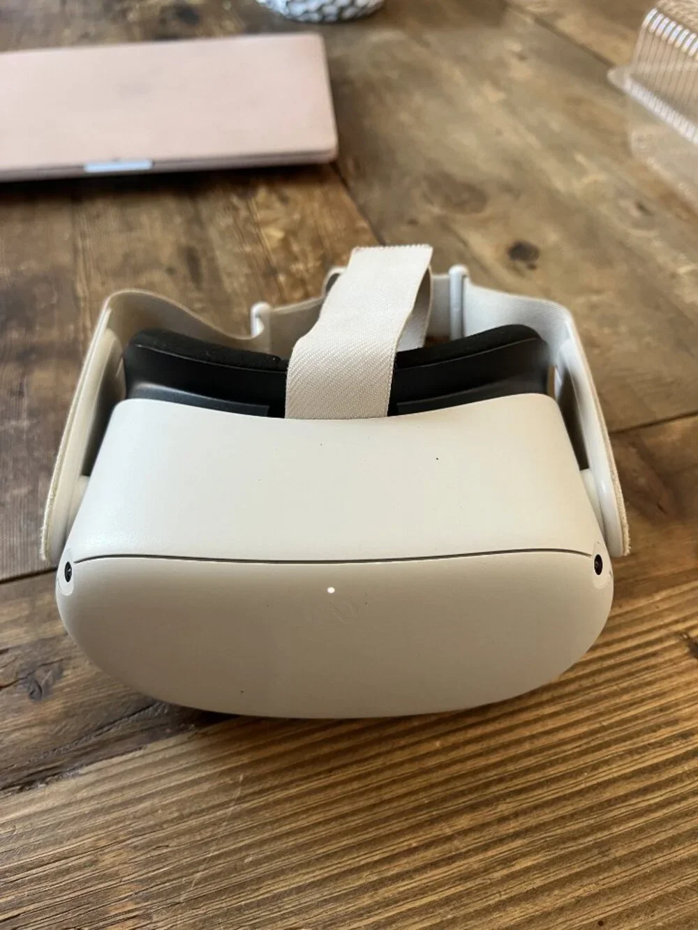 Meta Oculus Quest 2 Advanced All-In-One VR Headset - White (with case)